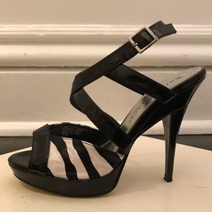 White House Black Market 5” heels w/ zebra detail